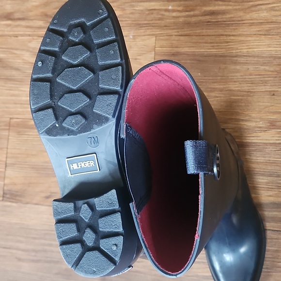 Hilfiger Rain Boots size 7M - Picture 5 of 6